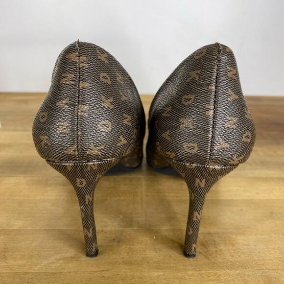 DKNY Monogram Bow Pointed Heels Chocolate Brown Patent Leather 7.5 Fall Shoes - Picture 8 of 10